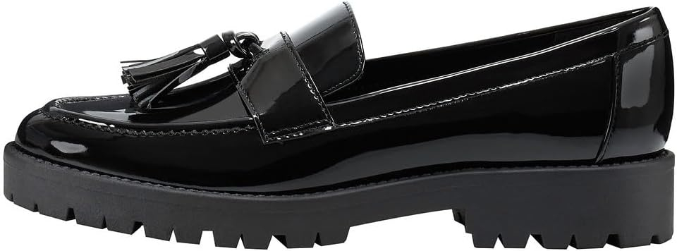 NICOLE HOYT Women's Fillup Loafer The perfect addition to any look, this mini paper-bag style clutch features an exaggerated chain detail and adjustable strap in a soft leather fabrication.
